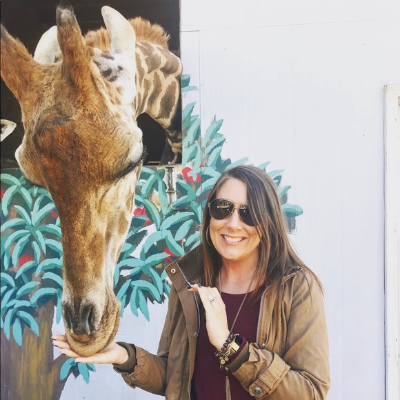 Meet your Posher, Pam - Picture 1 of 1